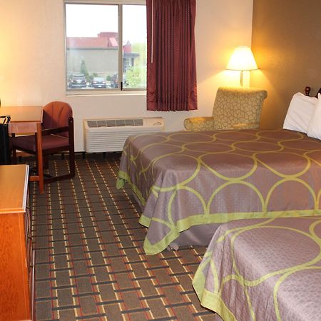 Super 8 By Wyndham Valparaiso Eksteriør billede